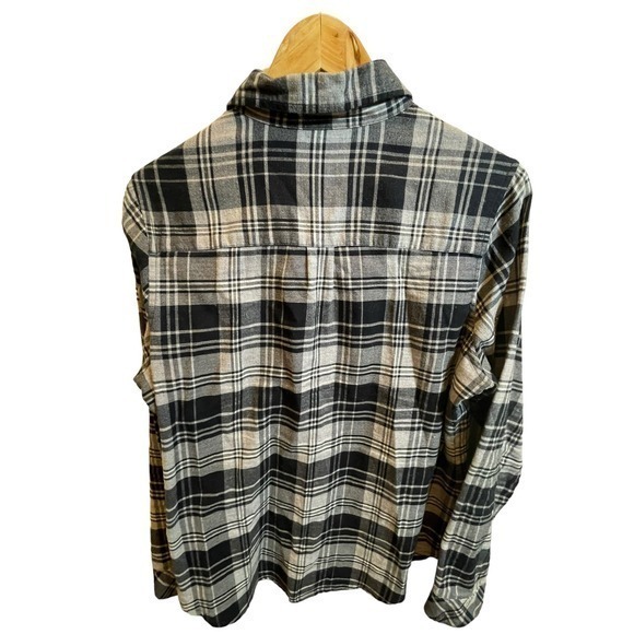 Pendleton Women's Black & Grey Plaid Button Up Shirt, 100% Cotton, Medium - Picture 3 of 8
